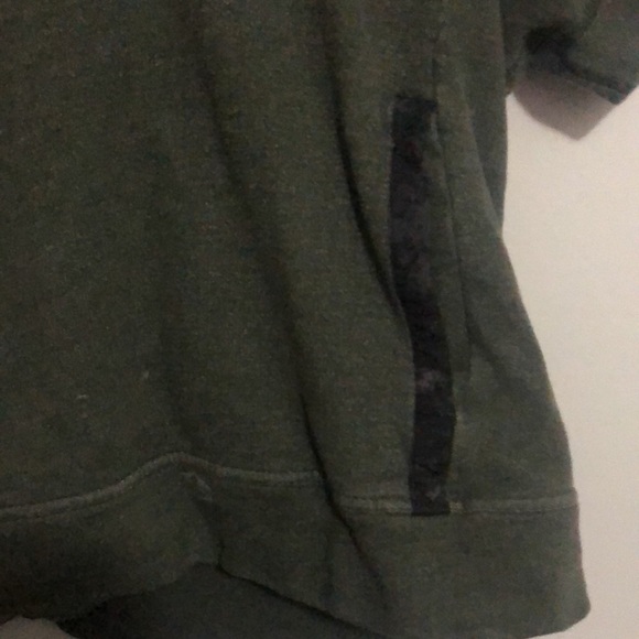 Dark green sleeveless hoodie - Picture 2 of 6